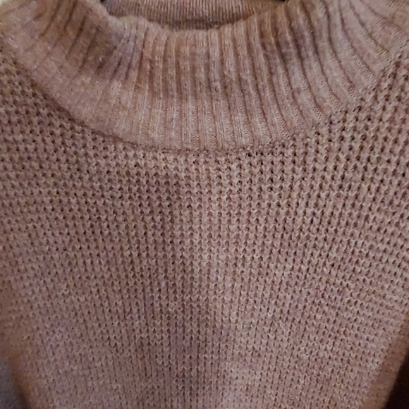 American Eagle Outfitters sweater - Picture 2 of 4